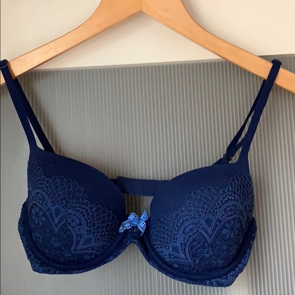 Victoria’s Secret Body by Victoria Demi 32 D - Picture 1 of 3